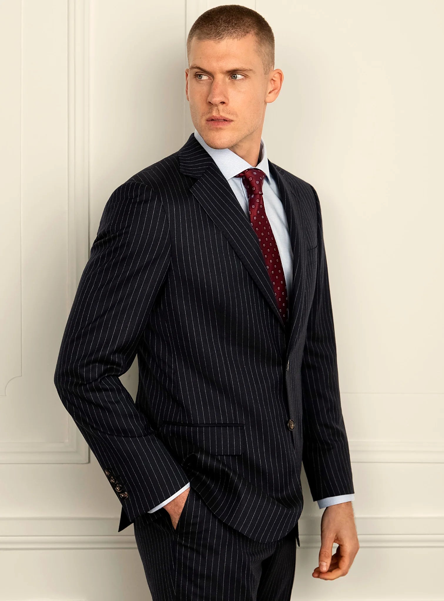 Close view of the vertical stripe across the chest
