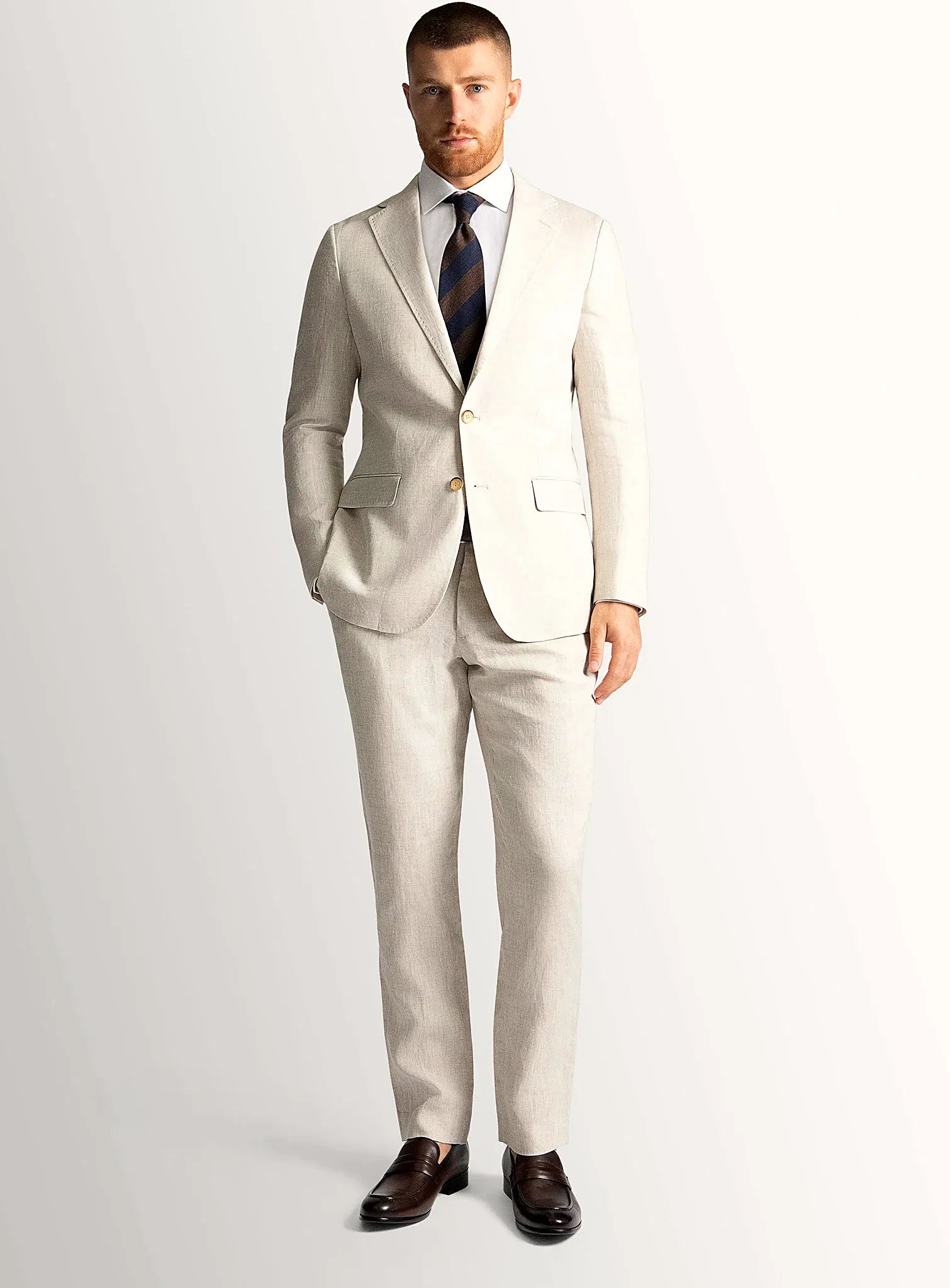 Side angle showing the soft shoulder line